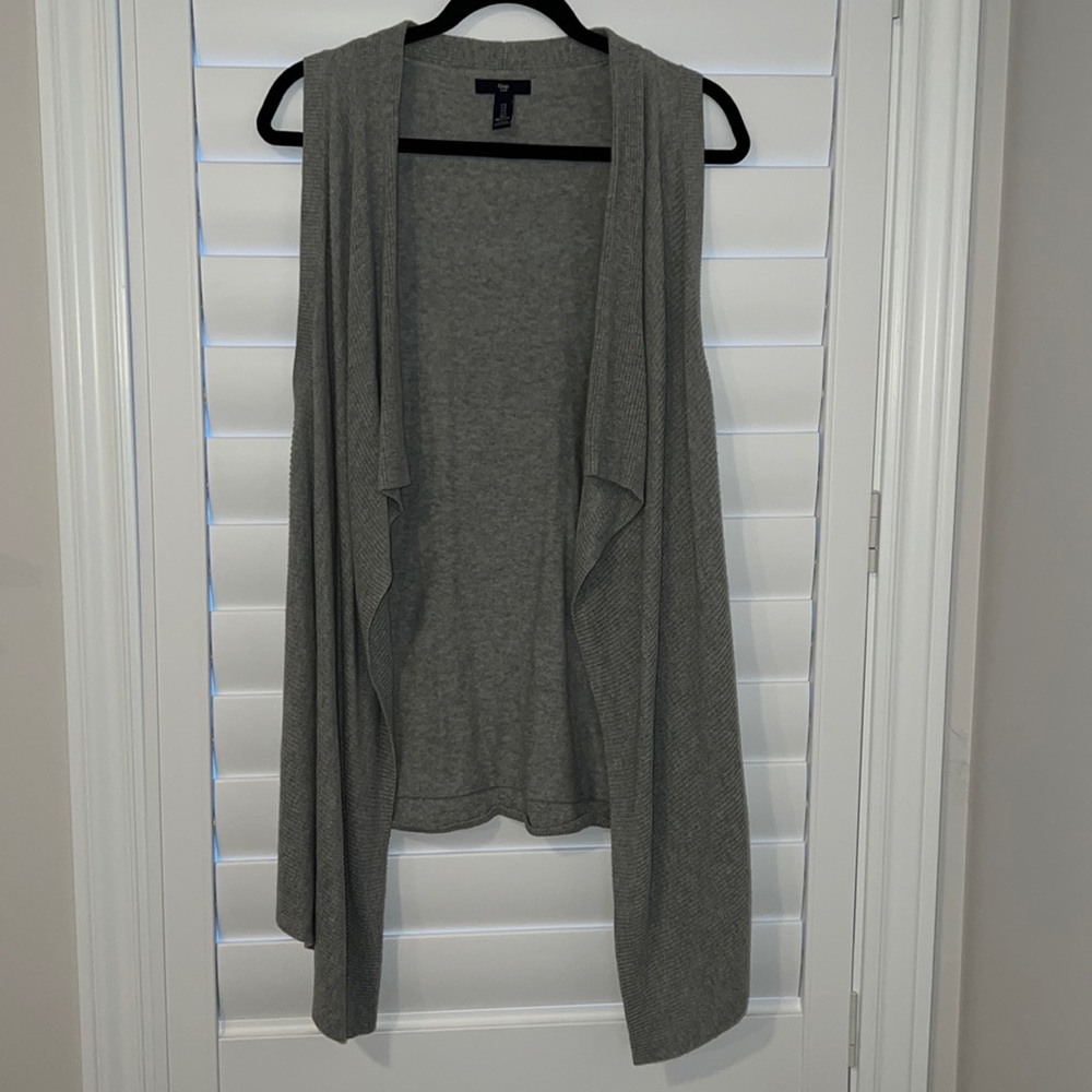 Gap size small open sweater vest